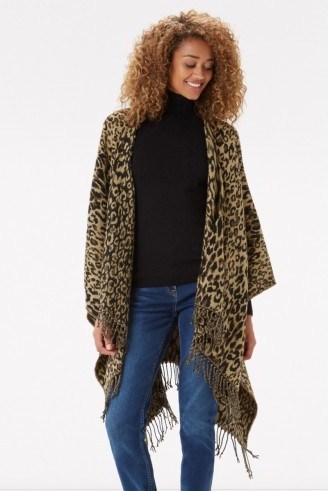 Create some street chic this autumn with an Oasis animal fringed wrap. Leopard prints / jackets - flipped