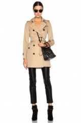BURBERRY LONDON Kensington Mid Trench Coat in Honey – as worn by Lauren Hutton out in London, 15 September 2015. Celebrity fashion | designer raincoats | what celebrities wear | autumn coats