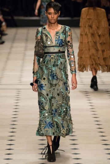 Luxe dresses – Burberry Prorsum Ready to Wear F/W 2015. Luxury fashion / designer clothing / floral embroidery - flipped