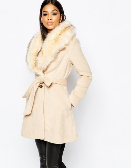 Luxe style camel coat with faux fur collar from Michelle Keegan Loves Lipsy. Luxury looks / winter coats