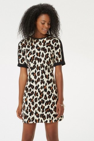 Oasis Lulu leopard print shift. Animal print dresses / autumn fashion - flipped