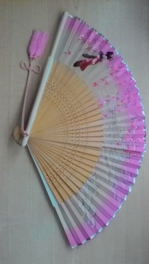 Japanese fan with pink bits…lovely! - flipped