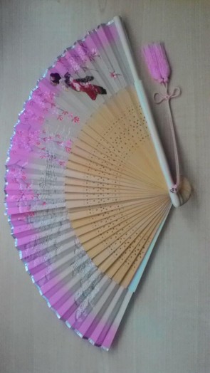 Japanese fan with pink bits…lovely!