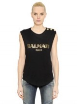 BALMAIN LOGO PRINTED COTTON T-SHIRT black / gold – as worn by Amber Rose out in Sherman Oaks, California, 21 October 2015. Celebrity fashion | designer tees | logo t-shirts | what celebrities wear