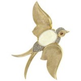 Eclectica Vintage 1960s Trifari Soaring Bird Brooch, Gold/Grey – 20th century brooches – 1960’s jewellery – accessories – birds