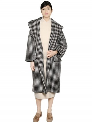 MAX MARA OVERSIZED HOUNDSTOOTH WOOL BLEND COAT – as worn by Jennifer Lopez at Rock The Kasbah NYC premiere, 19 October 2015. Celebrity fashion | star style | designer coats | what celebrities wear