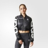 adidas Mystic Moon Crop Track Jacket in black – as worn by model Gigi Hadid out in New York, 31 October 2015. Celebrity fashion | casual star style | what celebrities wear | sports jackets