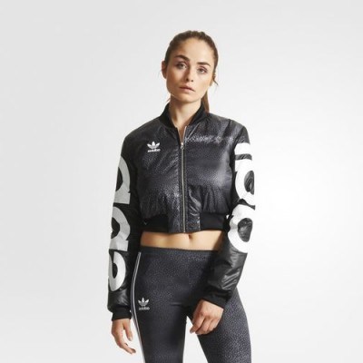 adidas Mystic Moon Crop Track Jacket in black – as worn by model Gigi Hadid out in New York, 31 October 2015. Celebrity fashion | casual star style | what celebrities wear | sports jackets - flipped