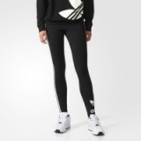 adidas 3-Stripes Leggings – as worn by model Gigi Hadid out in New York, 31 October 2015. Casual star style | womens sports pants | celebrity fashion | what celebrities wear
