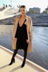 Miranda Kerr – camel coat – style – chic look