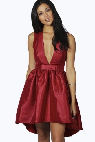 BOOHOO NIGHT KAYLA PLUNGE NECK BOW DIP HEM SKATER DRESS in red. Party dresses | plunging necklines | going out glamour | deep V-neckline | low cut evening fashion - flipped