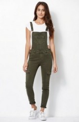 Kendall & Kylie Utility Overalls green. Casual fashion | dungarees | weekend style