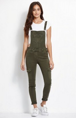 Kendall & Kylie Utility Overalls green. Casual fashion | dungarees | weekend style - flipped