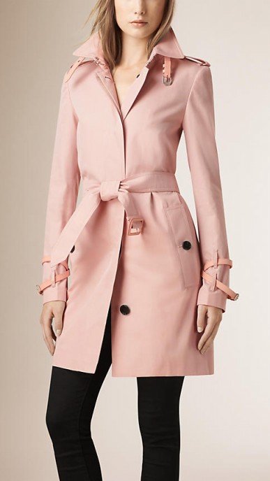 BURBERRY ice pink cotton gabardine trench coat with leather trim ...