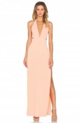 SOLACE LONDON – Hall Maxi Dress in peach. Plunge party dresses | low cut evening fashion | long occasion wear | deep V-necklines | plunging neckline
