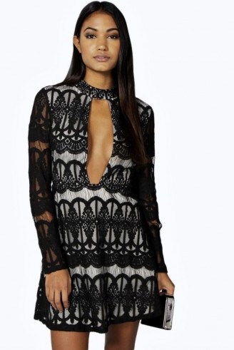 BOOHOO NIGHT TIARA LACE PLUNGE A-LINE SHIFT DRESS in black. Plunging necklines | evening playsuits | deep V-neckline | going out glamour | party fashion - flipped