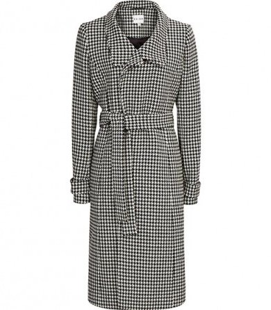 REISS – RUBIK Houndstooth wrap coat in black / off white – as worn by Catherine Duchess of Cambridge out shopping in London, 11 December 2015. Kate Middleton | celebrity fashion | smart coats | Kate’s style - flipped
