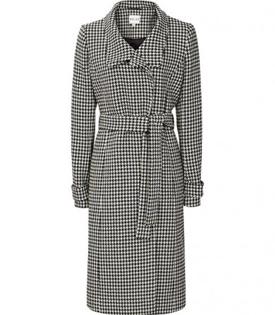 REISS – RUBIK Houndstooth wrap coat in black / off white – as worn by Catherine Duchess of Cambridge out shopping in London, 11 December 2015. Kate Middleton | celebrity fashion | smart coats | Kate’s style