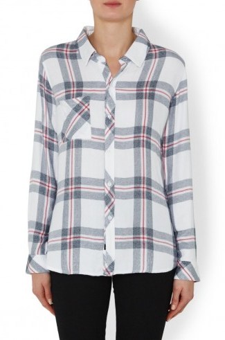 RAILS Hunter Shirt in White Fog – as worn by Kate Hudsonn out in Los Angeles, 11 January 2016. Celebrity fashion | casual star style | what celebrities wear | plaid shirts | tartan printed - flipped