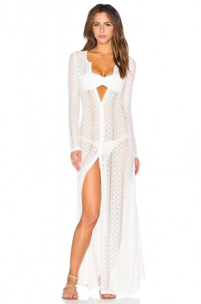 L*SPACE Summer Breezw Cover up cream. Summer style – holiday cover ups – chic poolside clothing – beach & pool fashion – sheer fabric