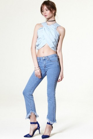 STORETS Cut You Out Frayed Jeans. Blue denim | uneven hem | casual fashion