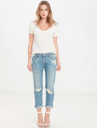 MOTHER The Vagabond Crop Hijacking The Runway / cropped jeans / slim boyfriend / destroyed denim / ripped fashion / keep it casual