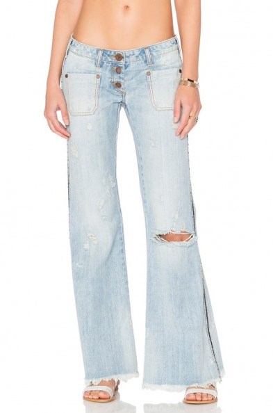 ONE TEASPOON – LE CATS FLARED JEANS in Florence. Light blue denim flares | distressed | ripped | button fly | retro style | 1970s vintage look - flipped