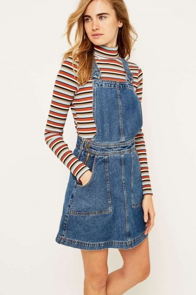 Urban Outfitters Blue Denim Dungaree Dress ~ my weekend style ~ day fashion ~ casual dresses - flipped