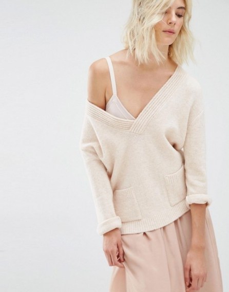 Gat Rimon Ugo V Neck Jumper cream. Knitwear | soft fluffy jumpers | knitted fashion | chic sweaters - flipped