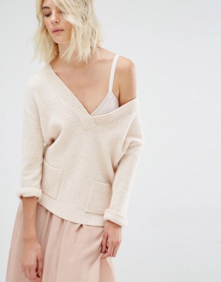 Gat Rimon Ugo V Neck Jumper cream. Knitwear | soft fluffy jumpers | knitted fashion | chic sweaters