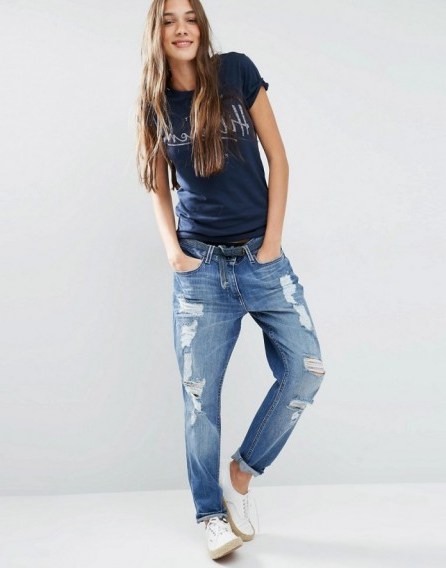 Hilfiger Denim Claire Cropped Distressed Grilfriend Jeans heavy indigo. Relaxed fit jeans | on-trend fashion | casual weekend style | blue ripped - flipped