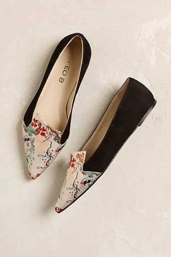 Cleo B ~ Mandarin Flats. Flat shoes | pointed toe | chinese prints | chic accessories - flipped