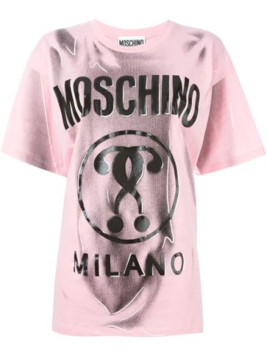 MOSCHINO trompe l’oeil logo T-shirt light pink – in the style of Gwen Stefani (different colour) out in New York, 20 July 2015. Celebrity t-shirts | casual star style | printed tees | long length designer tops | luxe style tee