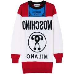 MOSCHINO Oversized intarsia wool sweater red/white – as worn by model Bella Hadid at Kate Upton’s birthday party in June 2016. Celebrity knitwear | designer sweaters | casual star style | what models wear | long jumpers | knitted dresses - flipped