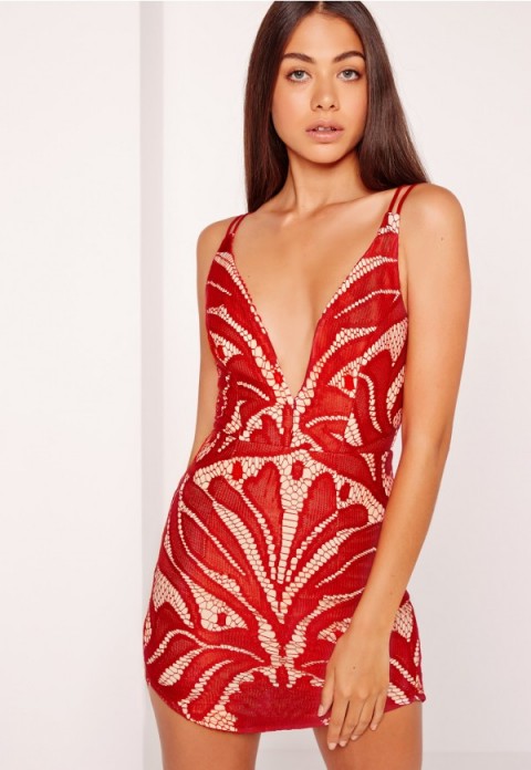 missguided strappy plunge lace contrast bodycon dress red – glamorous going out dresses – plunge front party fashion – evening glamour – deep v – plunging neckline