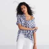 Madewell courier button-back shirt in buffalo check in rainy day. Button back shirts | blue and whited checks | weekend style fashion | oversized fit