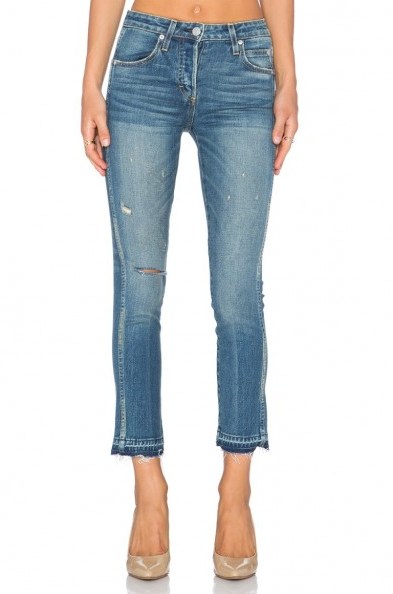 AMO Babe jeans in Dive Bar Destroy. Casual fashion | blue denim | cropped above ankle | button fly | weekend style - flipped