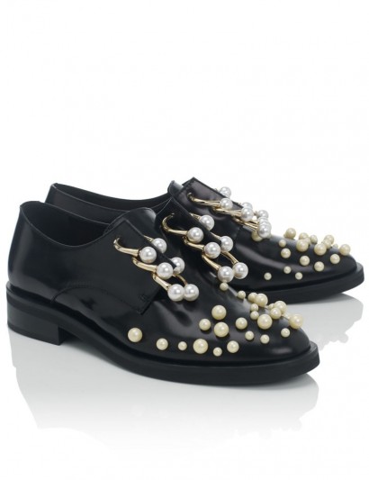 COLIAC Black Pearl Derby Martina Shoes black. Embellished brogues | embellished flats | casual luxe | pearls | flat statement shoes