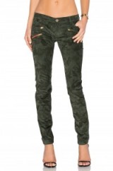 ETIENNE MARCEL Zip Skinny jeans with camo print. Khaki green denim | casual fashion | fitted | zips