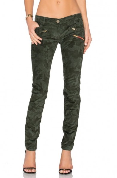 ETIENNE MARCEL Zip Skinny jeans with camo print. Khaki green denim | casual fashion | fitted | zips - flipped
