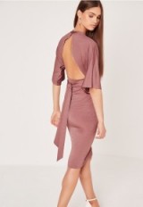 missguided kimono sleeve open back midi dress pink – plunge front party dresses – fitted going out fashion – evening glamour – tie back