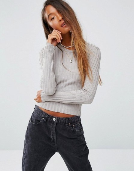 Pull&Bear Round Neck Crop Rib Knit in pearl grey. Cropped knits | chic little tops | casual fashion - flipped