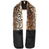 River Island brown leopard print colour block stole. Animal prints | glamorous stoles | warm scarves | autumn accessories | autumnal colours | street style glamour