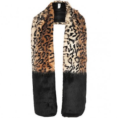 River Island brown leopard print colour block stole. Animal prints | glamorous stoles | warm scarves | autumn accessories | autumnal colours | street style glamour - flipped