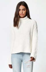 Kendall & Kylie Slub Turtleneck Pullover Sweater ivory. high low sweaters | side slit jumpers | fashionable neutral knitwear | high neck pullovers | relaxed fit knits | knitted fashion | neutrals