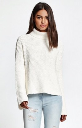 Kendall & Kylie Slub Turtleneck Pullover Sweater ivory. high low sweaters | side slit jumpers | fashionable neutral knitwear | high neck pullovers | relaxed fit knits | knitted fashion | neutrals - flipped