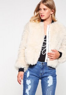 Tommy Hilfiger x GIGI HADID Bomber Jacket in white. Faux fur jackets | fluffy outerwear | on-trend fashion | Autumn/Winter casual style clothing