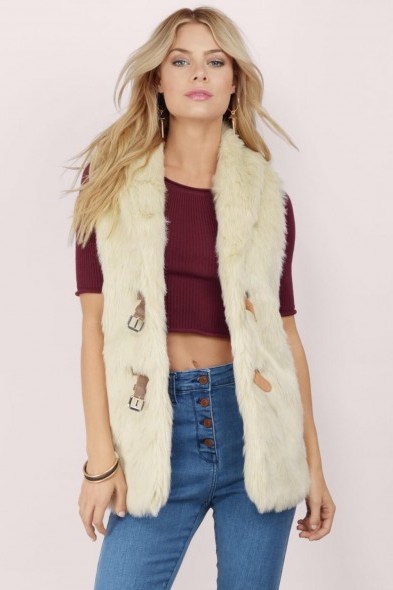 TOBI Wake me up in winter cream fur vest. Womens furry vests | faux fur gilets | womens outerwear | casual sleeveless jackets | autumn outerwear | warm fashion - flipped