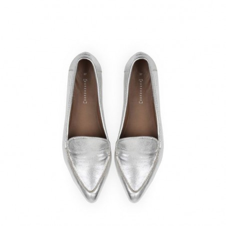 WAREHOUSE ~ SILVER POINTED LOAFER. Metallic pointy flats | flat shoes | women’s loafers | trending footwear