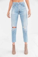 Citizens Of Humanity Liya High-Rise Cropped Leg Jean in Torn – as worn by model Alessandra Ambrosio out in Santa Monica, 13 October 2016. Celebrity denim jeans | models off duty fashion